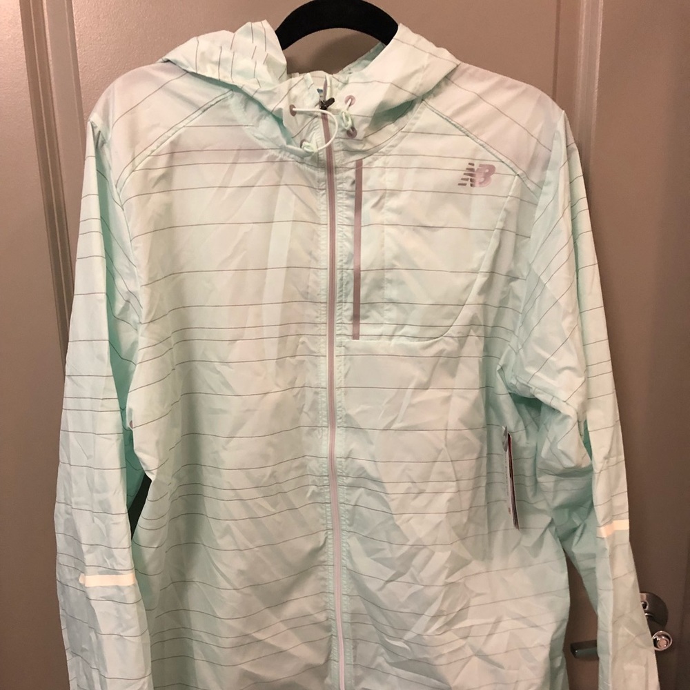 New Balance reflective lite packable jacket